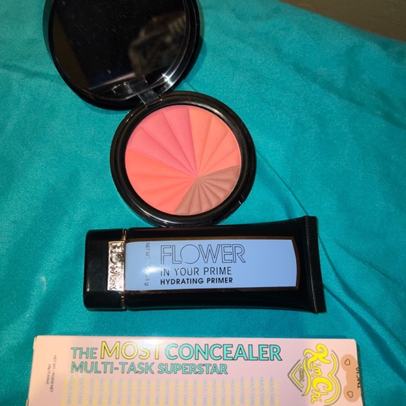 Makeup - Picture 10 of 16